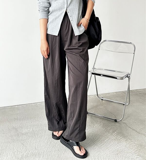 GeeRA（ジーラ）の「さらとろ素材が嬉しい！ダブルタックワイドパンツ（フルレングスパンツ）」｜詳細画像