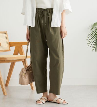 BELLUNA（ベルーナ）の「綿スラブ素材タックデザインコクーンパンツ（フルレングスパンツ）」