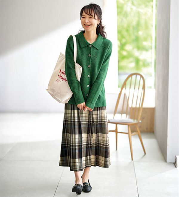 BELLUNA（ベルーナ）の「なめらかウール調タックデザインスカート（ひざ丈スカート）」｜詳細画像