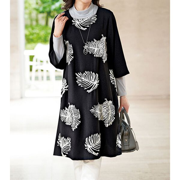 BELLUNA（ベルーナ）の「ちりめん葉柄刺しゅうチュニック（チュニック）」｜詳細画像