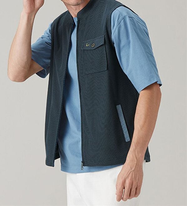 「＜デコイ＞サッと羽織れるスタイリッシュベスト（メンズベスト）」｜詳細画像