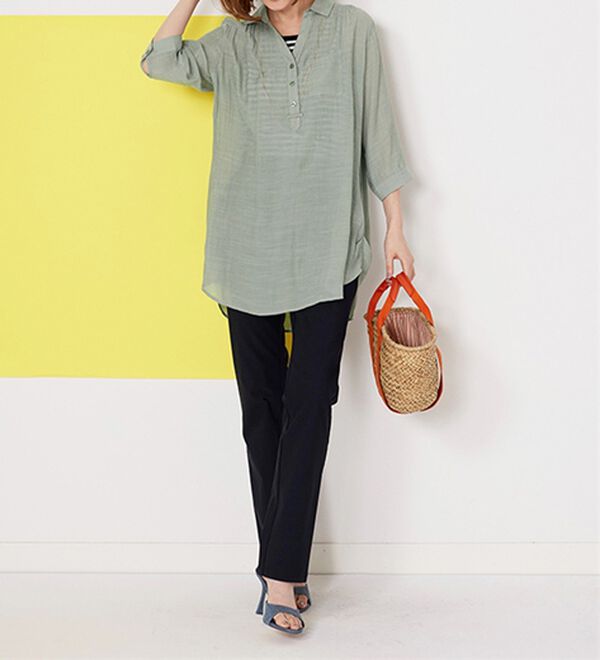 BELLUNA（ベルーナ）の「【シャツ+インナーのセット】スラブ素材ボタン使い裾タックシャツアンサンブル（アンサンブル）」｜詳細画像