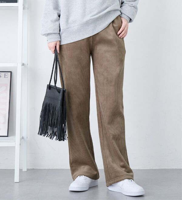 Viola e Viola（ヴィオラ エ ヴィオラ）の「毛布のような温かさ楽ぽか裏ファーフレアパンツ（フルレングスパンツ）」｜詳細画像