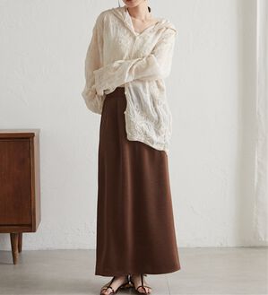 RANAN（ラナン）の「エンボスサテンナロースカート（ロングスカート）」｜ブラウン