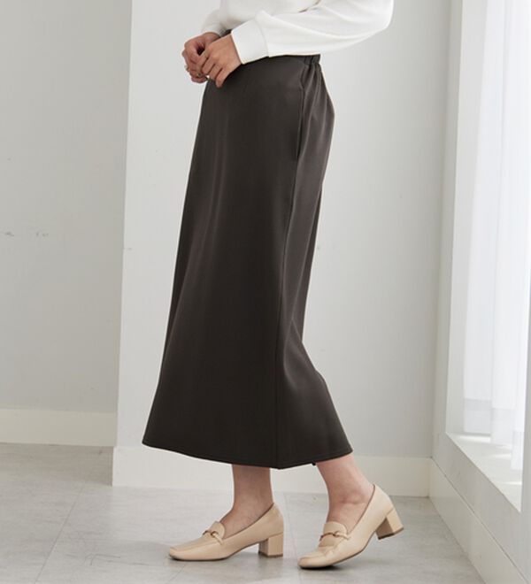 BELLUNA（ベルーナ）の「裏起毛素材ふくれジャカードナロースカート（ロングスカート）」｜チャコール