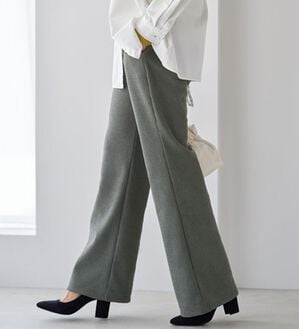 BELLUNA（ベルーナ）の「シュッと体型カバー！縦リブ素材裏ベロアフレアーパンツ（フルレングスパンツ）」｜チャコール