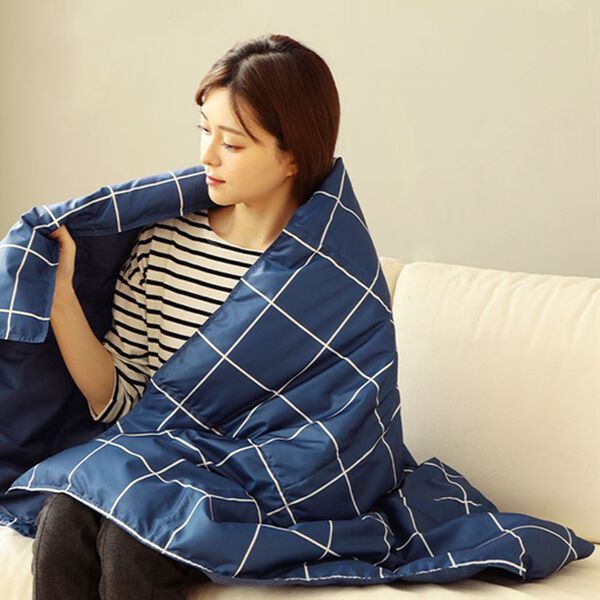 「おしゃれなダウンケット　ｊｕｌｌｙａｄａｍｓ＜羽毛肌掛布団＞（掛布団）」｜詳細画像