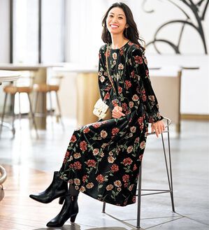 BELLUNA（ベルーナ）の「花柄プリントベロアワンピース（その他ワンピース）」｜黒系