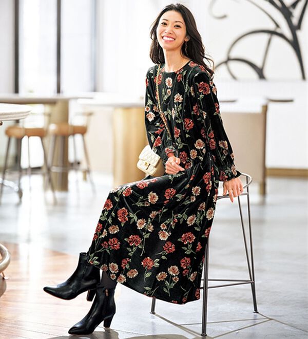 BELLUNA（ベルーナ）の「花柄プリントベロアワンピース（その他ワンピース）」｜黒系