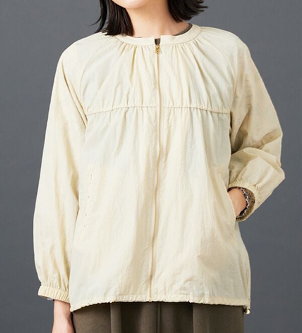 BELLUNA（ベルーナ）の「シアー素材ギャザーデザインブルゾン（ブルゾン）」｜詳細画像