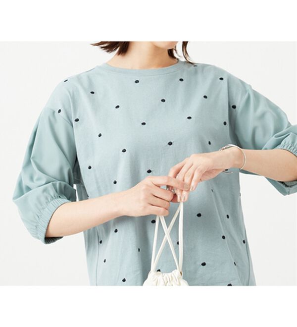 BELLUNA（ベルーナ）の「ドット刺しゅうデザイン袖切替プルオーバー（カットソー）」｜詳細画像