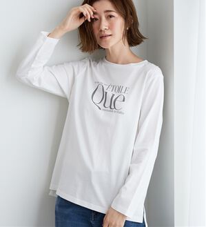 BELLUNA（ベルーナ）の「【着回しのミカタ！】綿100％大人顔サマ見えプリントロンT（カットソー）」｜オフ白／ロゴ