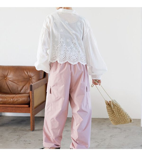 GeeRA（ジーラ）の「刺しゅうデザインショート丈ブラウス（ブラウス）」｜詳細画像