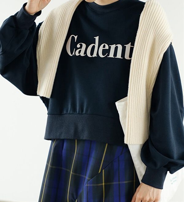 GeeRA（ジーラ）の「裏毛フロッキーロゴ短丈スウェット（トレーナー・スウェット）」｜詳細画像