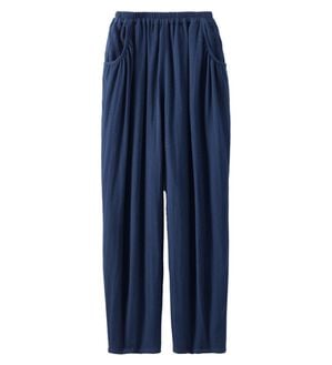 BELLUNA（ベルーナ）の「綿麻ダブルガーゼポッケギャザーパンツ（フルレングスパンツ）」｜ネイビー