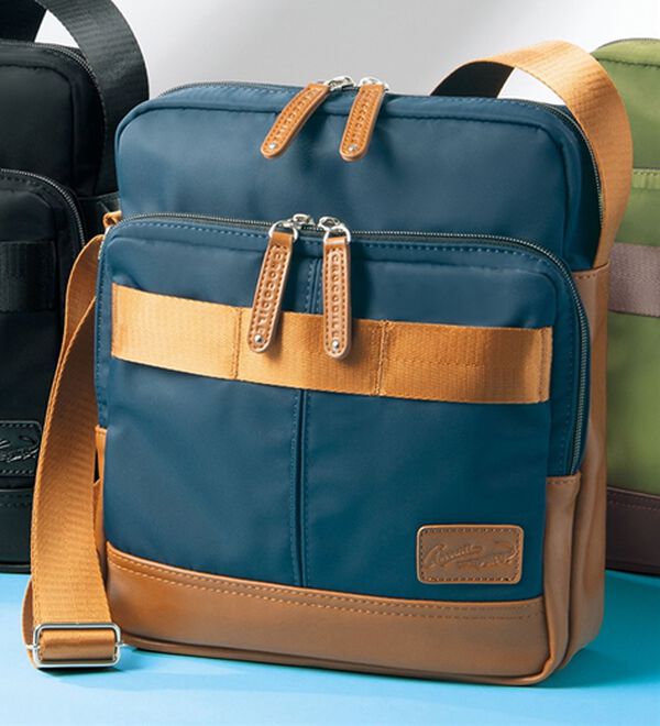 「＜クロコダイル＞パルス付きアクティブショルダー（メンズショルダーバッグ）」｜ネイビー