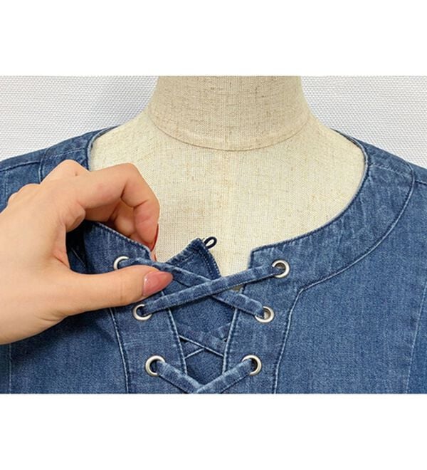 BELLUNA（ベルーナ）の「胸元レースアップデニムワンピース（その他ワンピース）」｜詳細画像