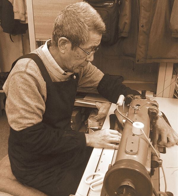 「印伝使いの姫路レザーショルダー（メンズショルダーバッグ）」｜詳細画像