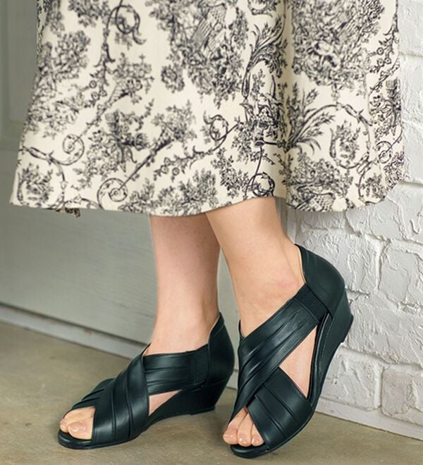 ルフラン（ルフラン）の「ラシーナコンフォート　４Ｅ牛革クロスサンダル（サンダル・ミュール）」｜詳細画像