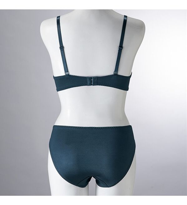 LAVIENNE（ラヴィエンヌ）の「すっきり美胸のブラ＆ショーツ（ブラジャー＆ショーツセット）」｜詳細画像