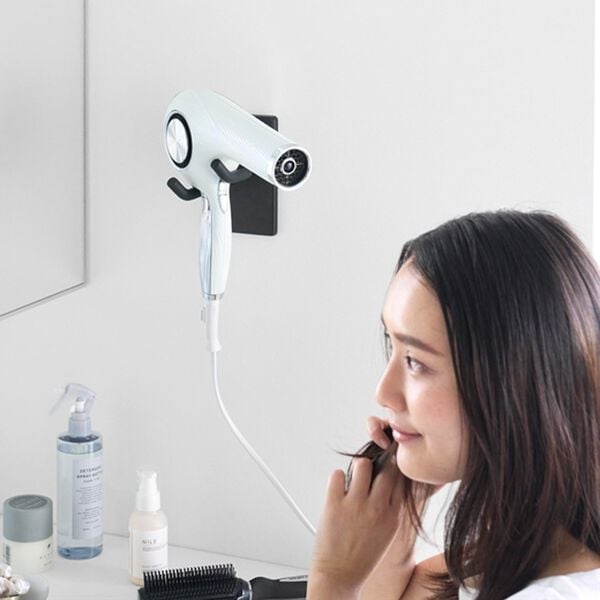 iellio（イエリオ）の「タワー　ウォール角度調節ドライヤーホルダー＜ｔｏｗｅｒ山崎実業＞（洗面用品）」｜詳細画像