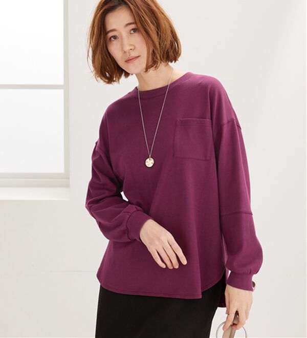 BELLUNA（ベルーナ）の「吸湿発熱ポンチ素材袖切替プルオーバー（カットソー）」｜ラズベリー