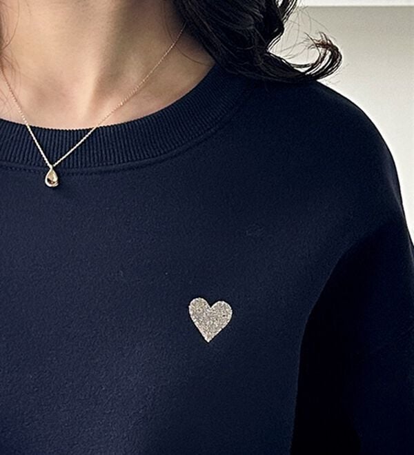 GeeRA（ジーラ）の「ロゴ＆ハート刺しゅう裏起毛スウェット（トレーナー・スウェット）」｜詳細画像