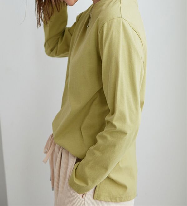 BELLUNA（ベルーナ）の「綿１００％大人顔サマ見えプルオーバー（カットソー）」｜ライムグリーン
