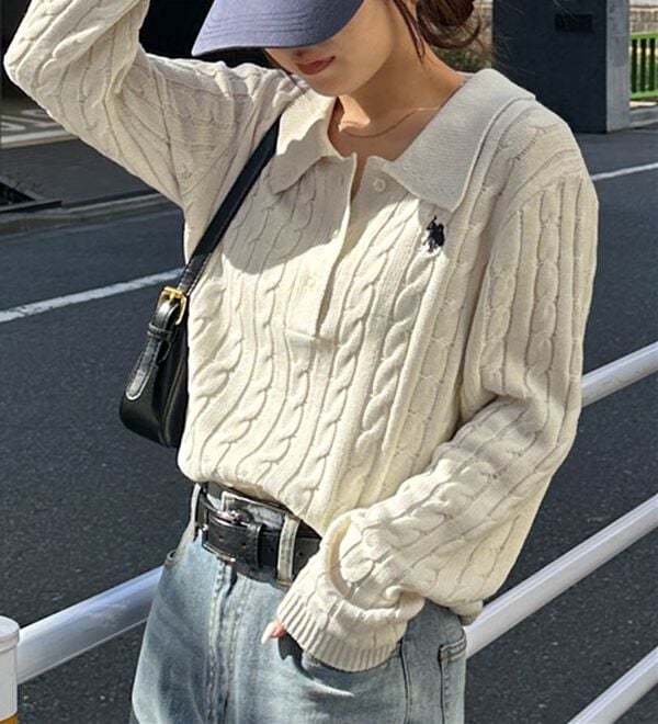 RANAN（ラナン）の「＜Ｕ．Ｓ．Ｐ＞刺繍長袖ケーブルポロニット（ニット・セーター）」｜詳細画像