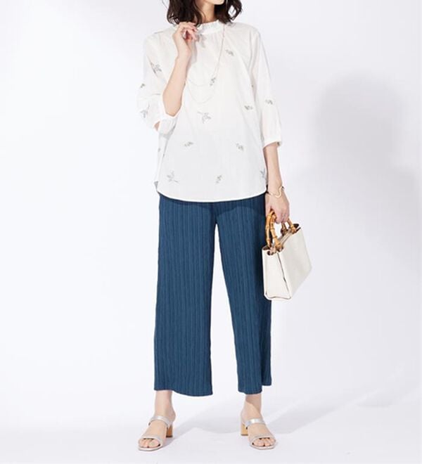 BELLUNA（ベルーナ）の「綿100％とび花刺しゅうブラウス（ブラウス）」｜詳細画像