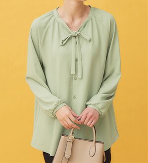 Viola e Viola（ヴィオラ エ ヴィオラ）の「【多機能付】細リボンブラウスチュニック（チュニック）」｜ミントグリーン