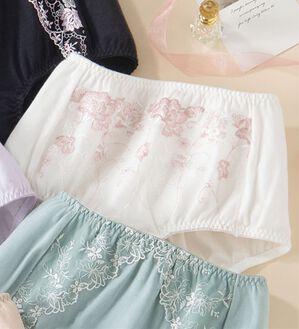 LAVIENNE（ラヴィエンヌ）の「綿９５％のすっぽり華やかショーツ　単品（ショーツ）」｜シルキーホワイト