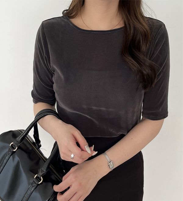 GeeRA（ジーラ）の「ベロアバックオープンカットソー（カットソー）」｜詳細画像