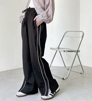 GeeRA（ジーラ）の「裾スリットサイドラインナイロン混パンツ（ワイドパンツ・ガウチョ）」｜詳細画像