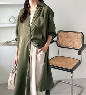 GeeRA（ジーラ）の「スリット入りロングシャツワンピース（シャツワンピース）」｜【きれいめ素材】カーキ