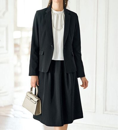 BELLUNA（ベルーナ）の「快適！ストレッチ素材ワンピースアンサンブル（ワンピースセットスーツ）」