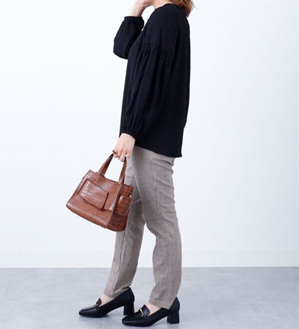 BELLUNA（ベルーナ）の「楊柳袖シャーリングブラウス（ブラウス）」｜詳細画像