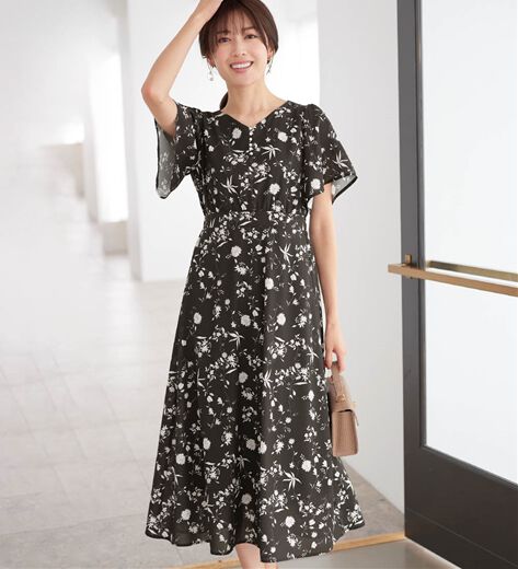 【フラメンコ衣装】ブラック×花柄 primaboutique ワンピース ドレス フラメンコワンピース 黒とピンクの花柄