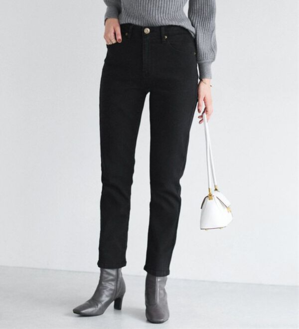 Pierrot（ピエロ）の「【ストレッチ素材】大人のためのゆるテーパードデニムパンツ（フルレングスパンツ）」｜詳細画像