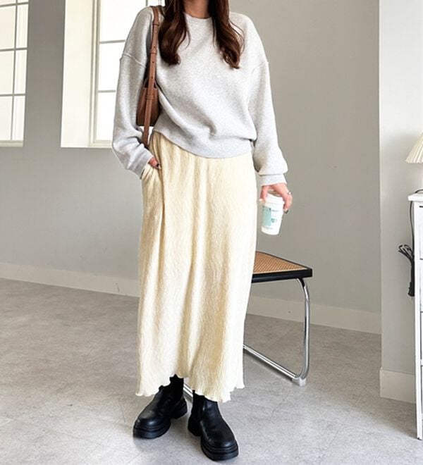 GeeRA（ジーラ）の「すっきり見え！ベロアプリーツロングスカート（ロングスカート）」｜詳細画像