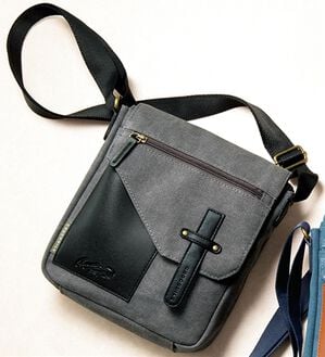 「＜クロコダイル＞洗い加工帆布スマートショルダー（メンズショルダーバッグ）」｜グレー