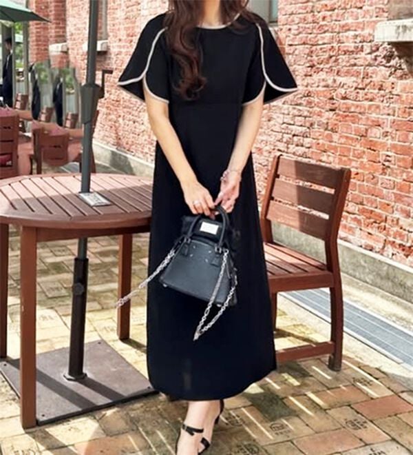 GeeRA（ジーラ）の「スリット入りフレアースリーブワンピース（その他ワンピース）」｜詳細画像