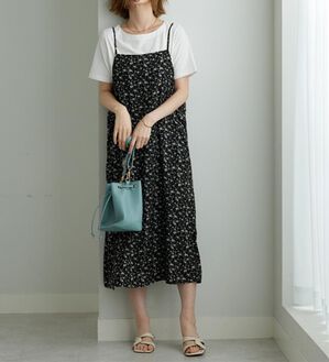 BELLUNA（ベルーナ）の「【2点セット】花柄プリントキャミワンピースアンサンブル（その他ワンピース）」｜黒系花柄