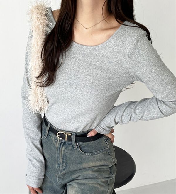 GeeRA（ジーラ）の「バックオープンリブトップス（カットソー）」｜詳細画像