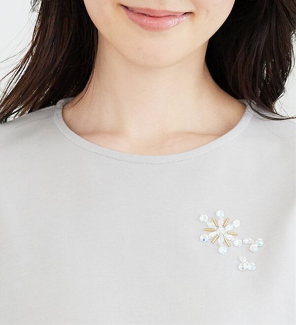 BELLUNA（ベルーナ）の「ビジュー使い袖プリーツプルオーバー（ブラウス）」｜詳細画像