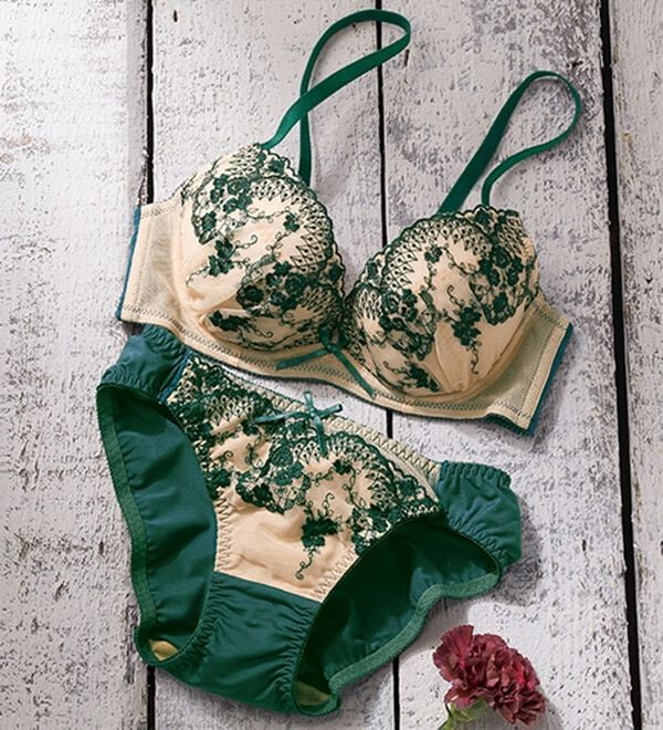 YU'NOW（ユナウ）の「プチプラブラ＆ショーツセット（ブラジャー＆ショーツセット）」｜グリーン系アーチレース