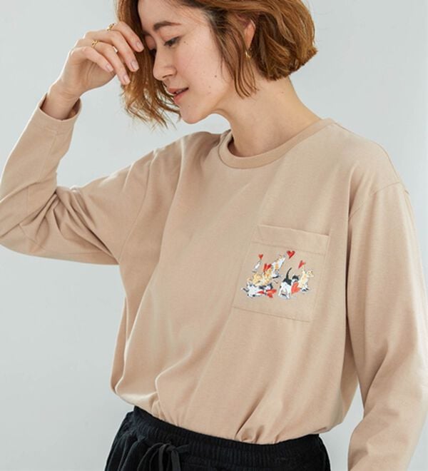 BELLUNA（ベルーナ）の「アーティストコラボ！ポケット付ネコプリントロンＴ（ハラミチヨ）（カットソー）」｜詳細画像