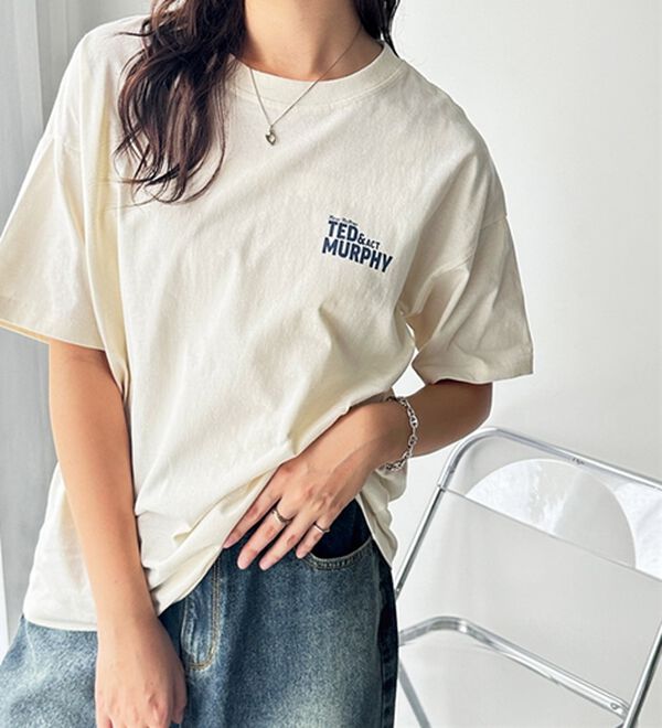 GeeRA（ジーラ）の「ヴィンテージ風猫プリントロゴＴシャツ（Tシャツ）」｜詳細画像