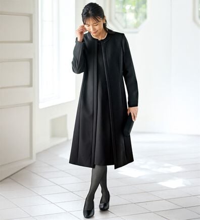 BELLUNA（ベルーナ）の「洗えるストレッチ！ロングジャケット　細見えワンピースアンサンブル（ブラックフォーマル（喪服・礼服））」