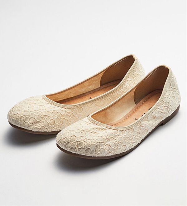 RANAN（ラナン）の「日本製カジュアルシューズ（フラットシューズ）」｜アイボリーレース